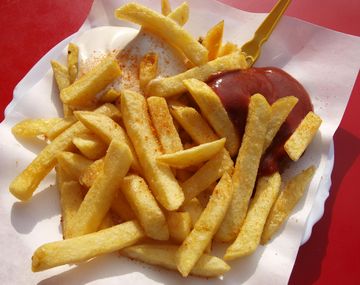 El truco casero que explica cómo cocinar papas fritas más rápido y que no queden secas