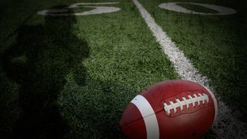 un jugador de futbol americano se descompenso en pleno partido y murio un jugador de futbol americano se descompenso en pleno partido y murio