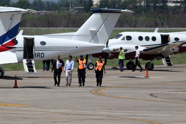 Nada cambia: los 15 aviones privados de los dirigentes de Macri en Jujuy