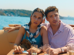 Netflix estrenó la película ideal para reír y sentir amor