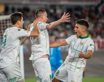 Vibrante partido en el Monumental: Banfield le ganó 2-1 a River