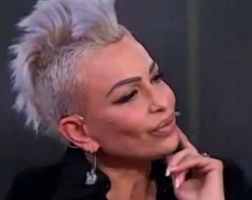Los memes por el look de Daniela Cardone en LAM