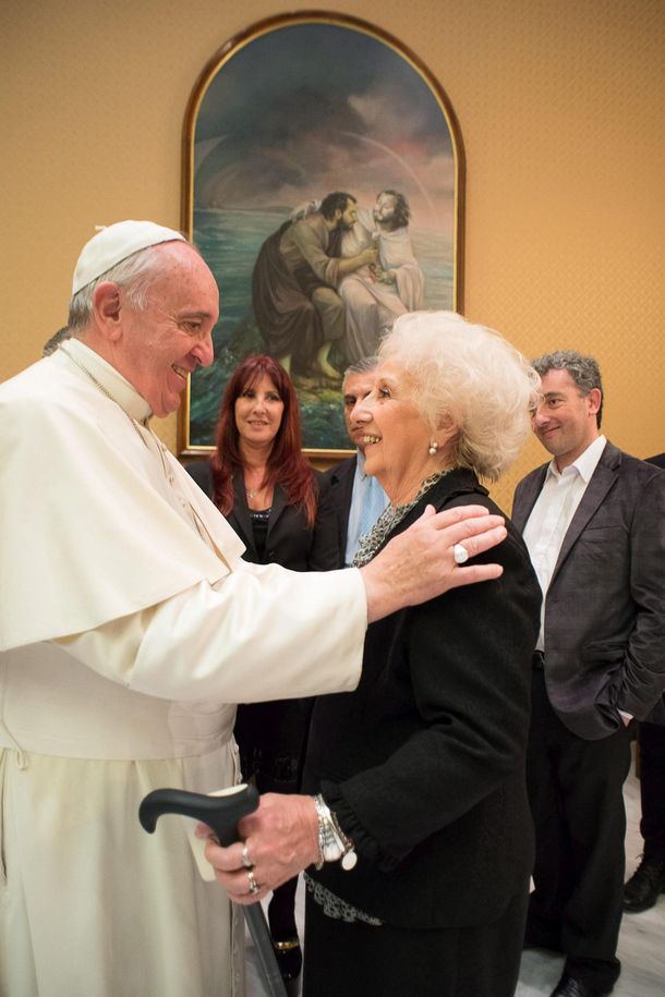 Estela de Carlotto: Me informaron mal y me equivoqué con Bergoglio