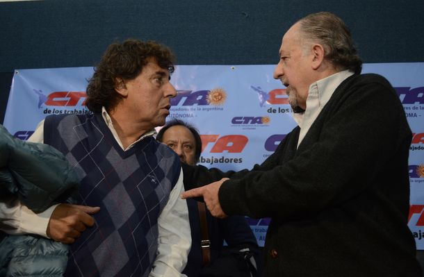 Sin las CGT, las dos CTA marchan contra el veto, los despidos y el tarifazo