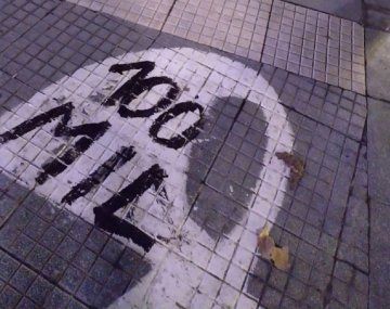 Otra vez vandalizan símbolos de las Madres en la Plaza de Mayo