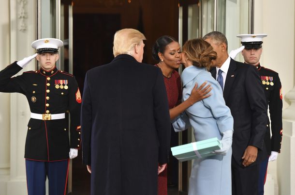 El saludos de Michelle y Melania