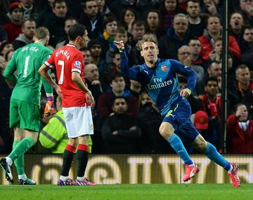 Di María fue expulsado y el Manchester perdió con el Arsenal