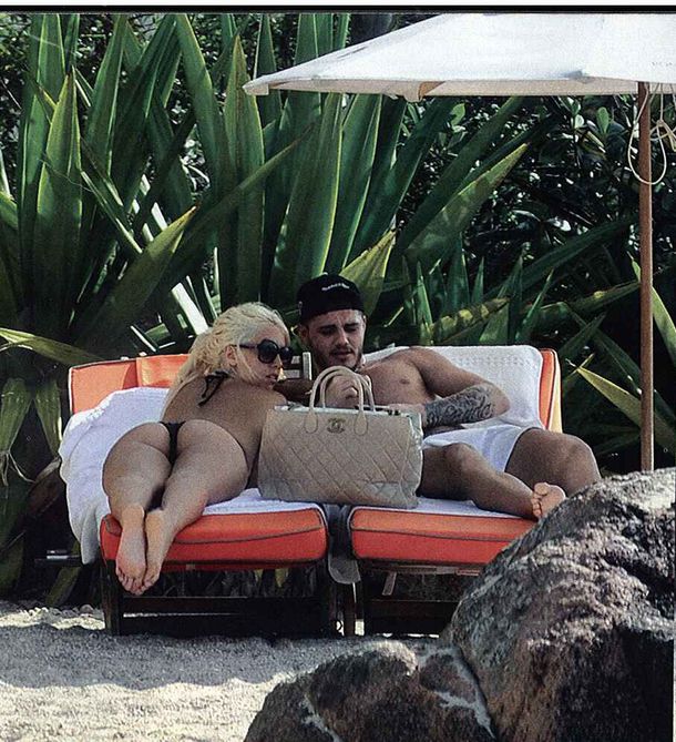 Wanda e Icardi pasaron la Navidad con pasión y mimos en una isla de Brasil