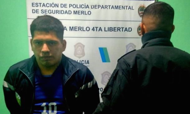 Merlo: intentó entrar a robar por la chimenea y quedó atascado