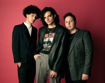 Usted Señálemelo vuelve a tocar y debuta en Obras