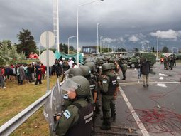represion en la ricchieri: gendarmeria cumplio con el mandato del juez, dijo triaca represion en la ricchieri: gendarmeria cumplio con el mandato del juez, dijo triaca