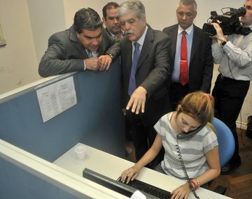 Los reclamos a empresas de servicios deberán ser atendidos por personas