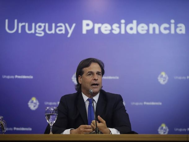 El presidente Luis Lacalle Pou invitó a los ex mandatarios uruguayos a acompañarlo a la asunción de Lula da Silva en Brasil.
