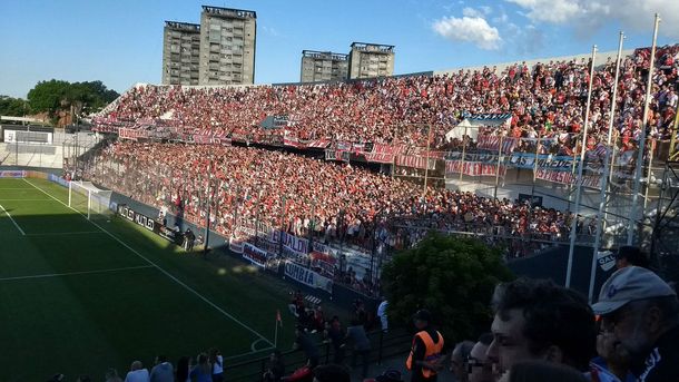 Hubo problemas a la entrada de Estudiantes - River por tickets truchos
