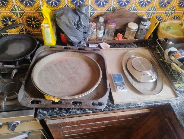 Más de 100 plantas de marihuana: entró a una casa de Parque Chacabuco a robar, cayó y la Policía se sorprendió