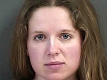 Encontró a su esposa teniendo sexo con un alumno y la escrachó