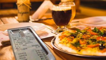 El ticket de una pizzería de Villa Carlos Paz se volvió viral El ticket de una pizzería de Villa Carlos Paz se volvió viral