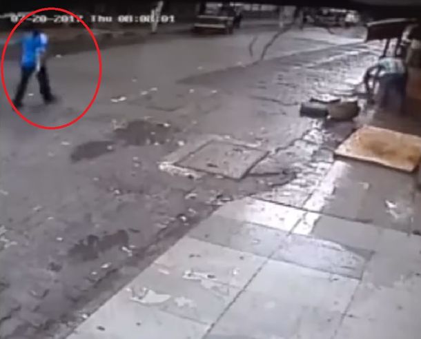 Una famosa conductora india muere aplastada por un árbol