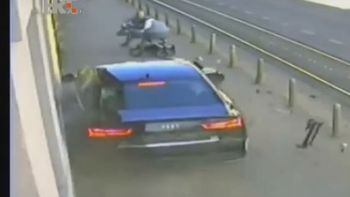 video: mira lo que hace el padre para salvar a su bebe de un conductor borracho video: mira lo que hace el padre para salvar a su bebe de un conductor borracho