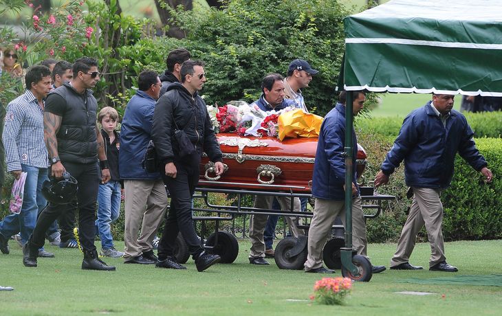 Secuestran la historia clínica de Fort y pararían la cremación
