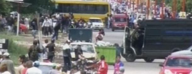 Dos heridos y 25 detenidos tras intento de saqueo en un súper