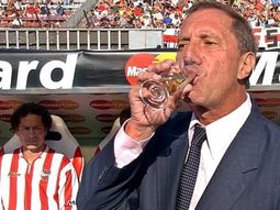 ¿en serio? bilardo dejo entrever que le invento el puesto a riquelme en boca ¿en serio? bilardo dejo entrever que le invento el puesto a riquelme en boca