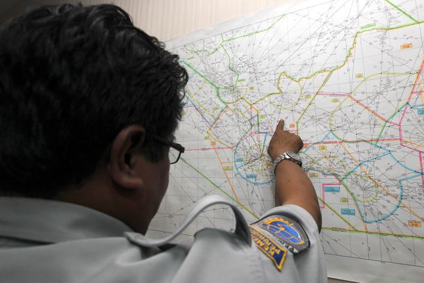 Cronología del avión de AirAsia desaparecido en Indonesia