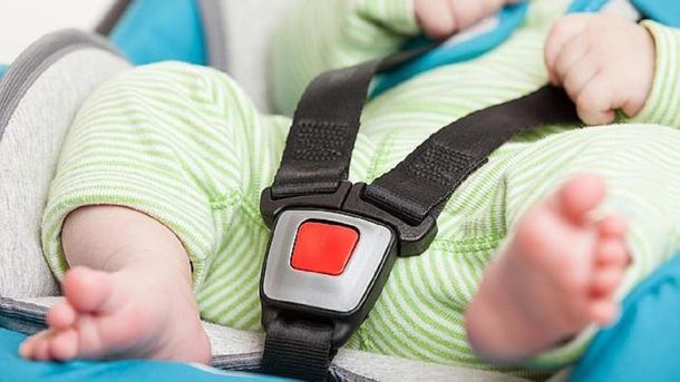 Tragedia en Santos Lugares: por qué están expuestos los bebés si quedan encerrados en el interior de un auto