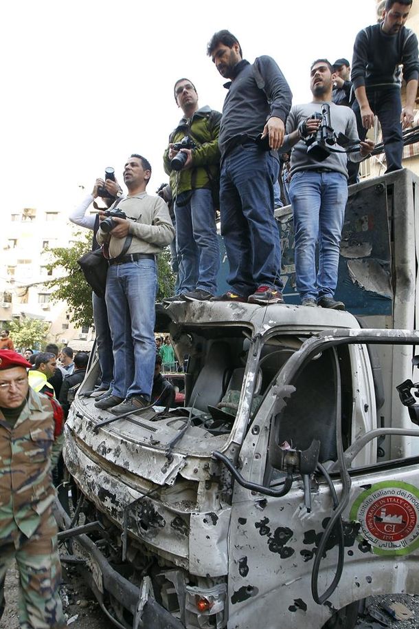 Cuatro muertos y más de 30 heridos en atentado suicida en Beirut