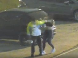 Golpeaba a una mujer en plena calle y fue detenido