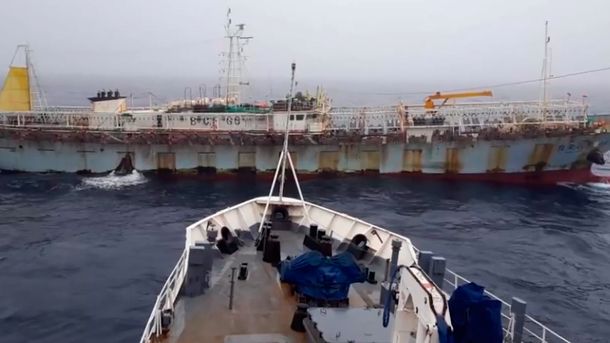 Tras varias horas de persecución, se fugó un buque chino que pescaba ilegalmente