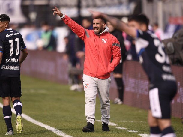 Empezaron las prohibiciones: la llamativa decisión de Carlos Tevez en Independiente