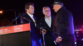 Sergio Massa y Julio Zamora en la presentación de los móviles de seguridad Sergio Massa y Julio Zamora en la presentación de los móviles de seguridad