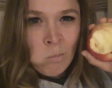 El regreso: Ronda Rousey volvió a la carga de la manera más insólita