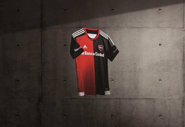 Newells Old Boys se renueva y presentó su flamante modelo de camiseta