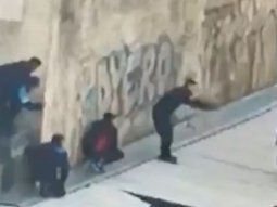 Emocionante rescate de un nene en La Boca. Emocionante rescate de un nene en La Boca.