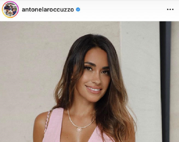 Antonela Roccuzzo marca tendencia desde Rosario con su microbikini fucsia