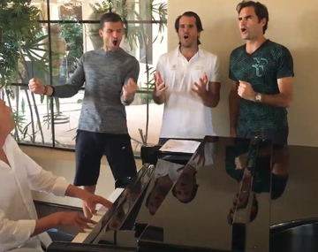 Los tenistas se relajan a puro canto