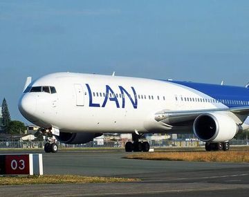 Un avión de LAN debió aterrizar en Mendoza por una supuesta amenaza de bomba