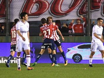 Unión dio la sorpresa al ganarle a Lanús