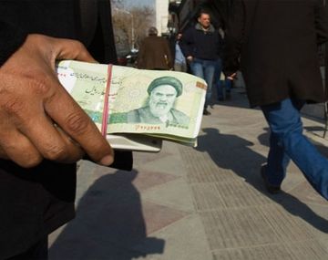 Irán aplica restricciones a la venta de dólares