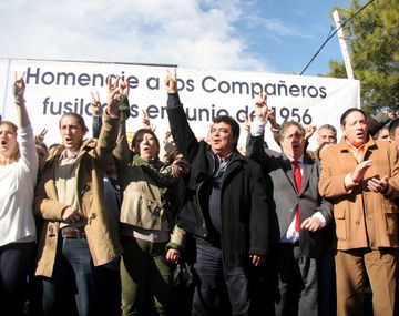 El Justicialismo bonaerense homenajeó a los caídos en José León Suárez