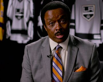 Acusan a un ex jugador de la NFL de lamerle la cara a su esposa para contagiarle coronavirus