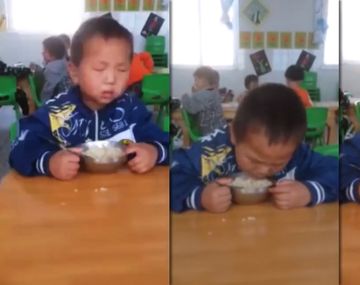 Tenía tanto sueño que se le caía la cabeza mientras comía