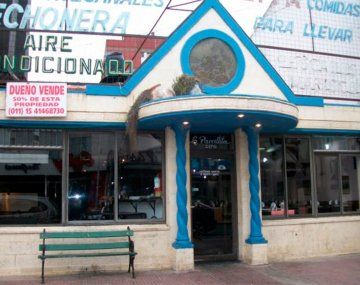 Está en venta el restorán cuyo dueño basureó a clientes que pagaron con la AUH