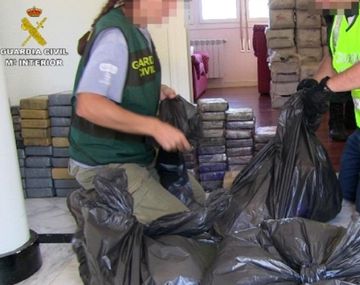 Tres argentinos fueron detenidos en España con 1