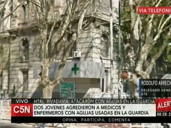 Dos jóvenes agredieron a médicos y enfermeros con agujas en el Rivadavia