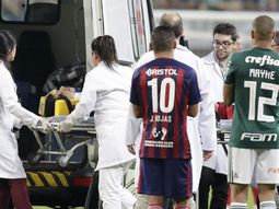 Tras salir en ambulancia de la cancha, el ex River Rodrigo Rojas está estable