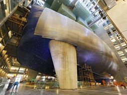 esta es la ballena azul flotante que competira con el teatro colon esta es la ballena azul flotante que competira con el teatro colon