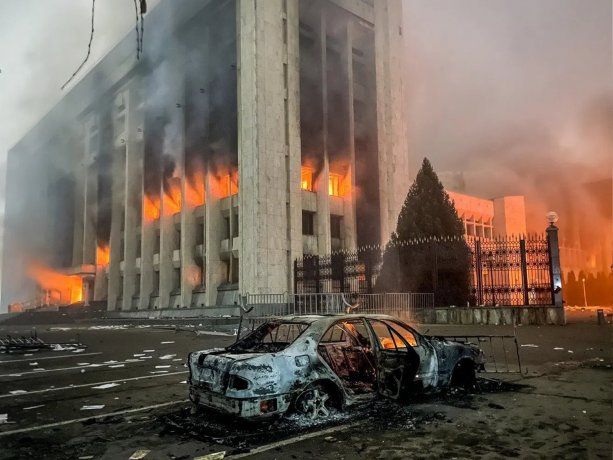 Decenas de muertos y un millar de heridos luego de 5 días de protestas en Kazajistán